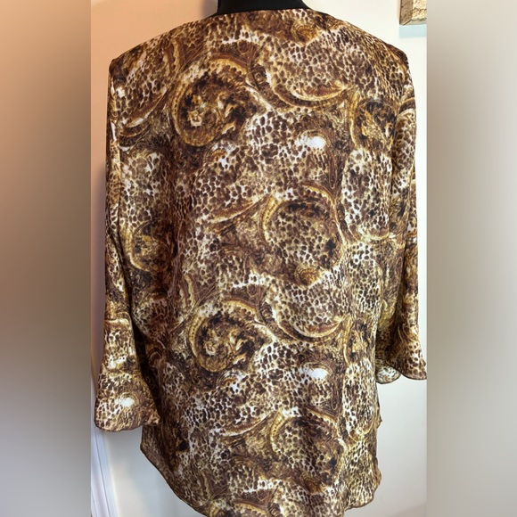 Ladies Animal Print Blouse with Ruffle Sleeves - Picture 5 of 12